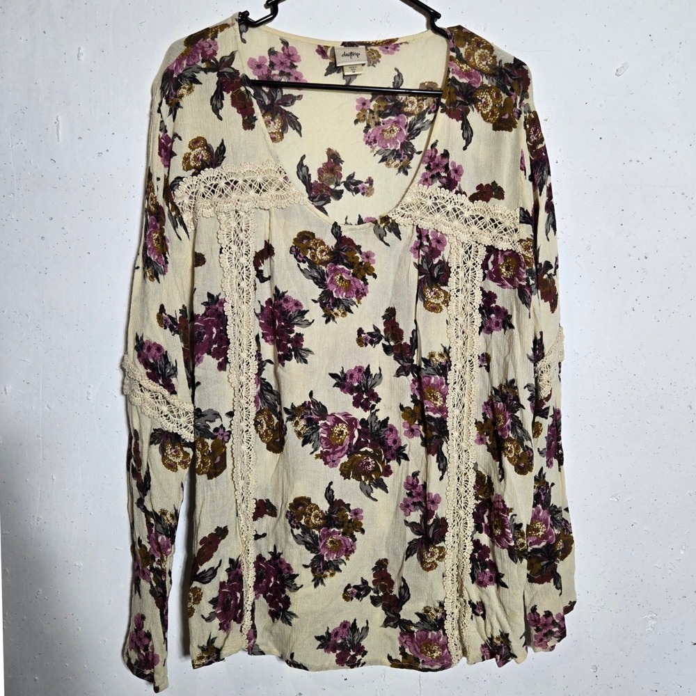 Daytrip Floral Crochet Lace V-Neck Top Plus 2X Boho Peasant Cottage Whimsigoth